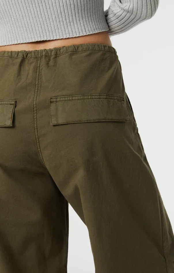 Hill Parachute Pants In Khaki Move Women Mavi Jeans Pants