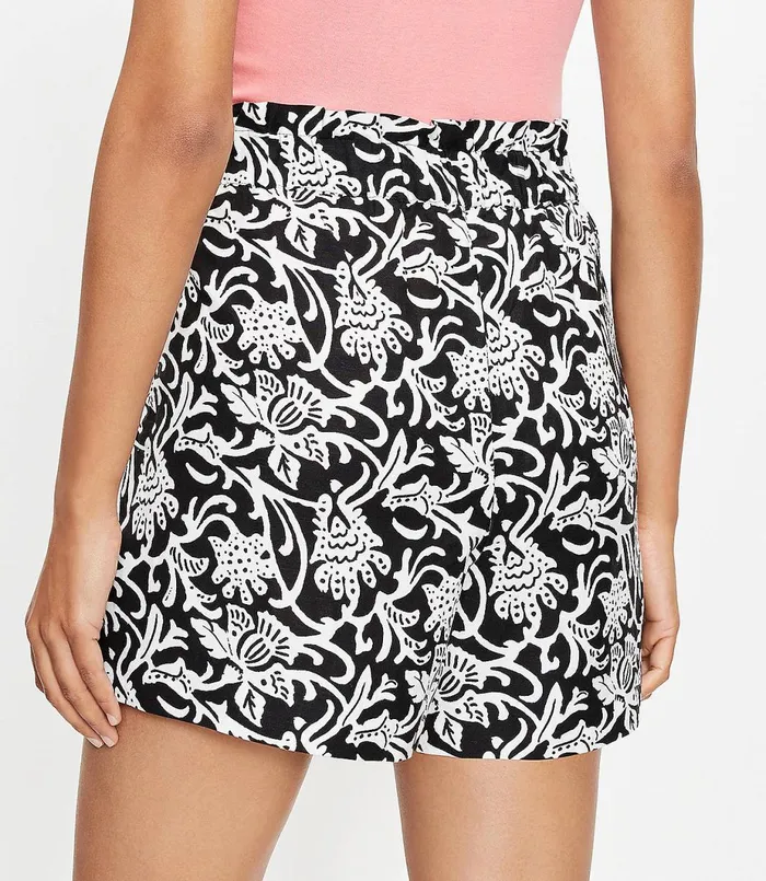 LOFT Petite Pull On Shorts In Vine Linen Blend Black Women Petite Shorts