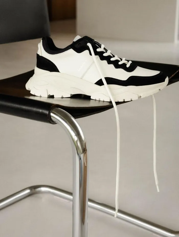 Women Sneakers Bobbies Rinjani Off White and Black